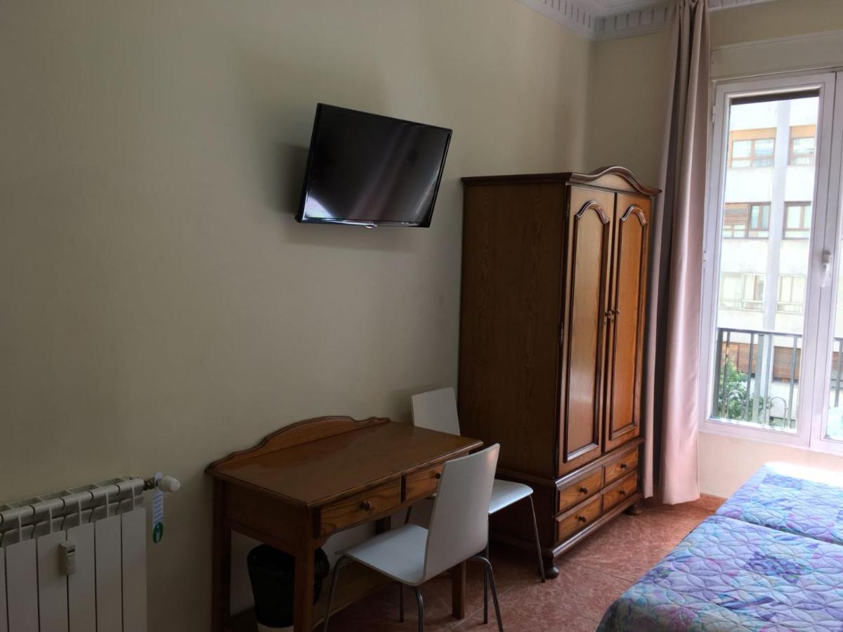 Hostal Retiro Madrid Exterior foto